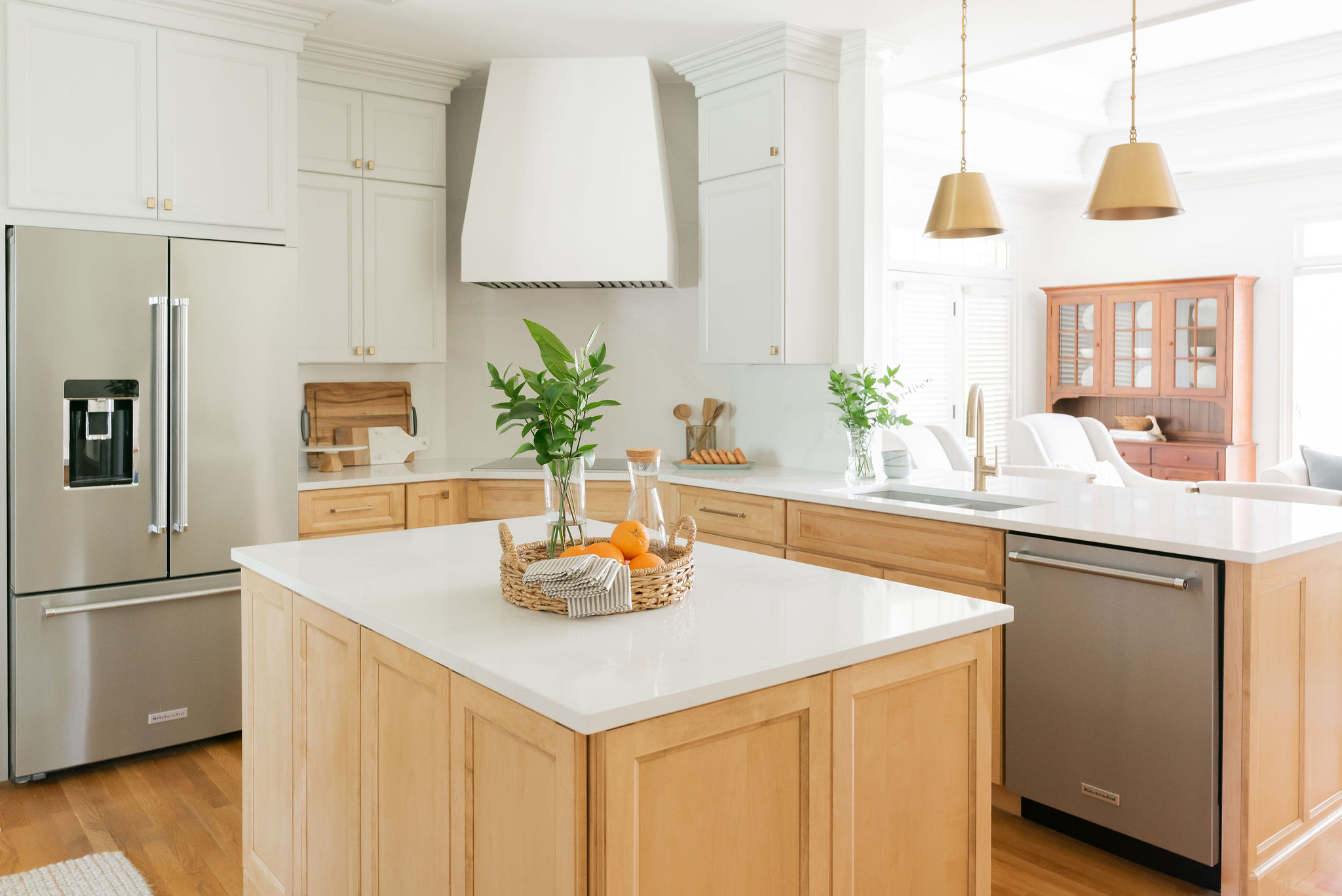 Replacing Your Kitchen Cabinets? Check Out These 6 Amazing Color Trends